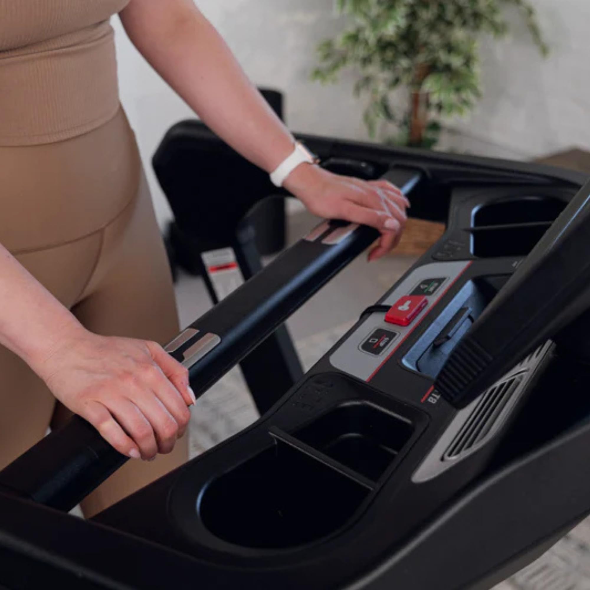 TT8 Incline Treadmill